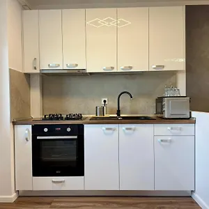  Apartment Shiro